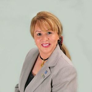 Meet your Posher, Debbie